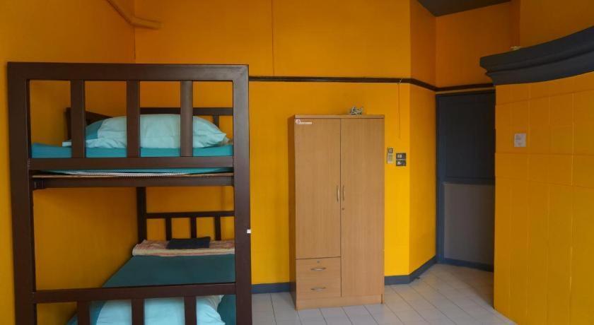 Oyo 730 Meedee Hostel Бангкок Экстерьер фото